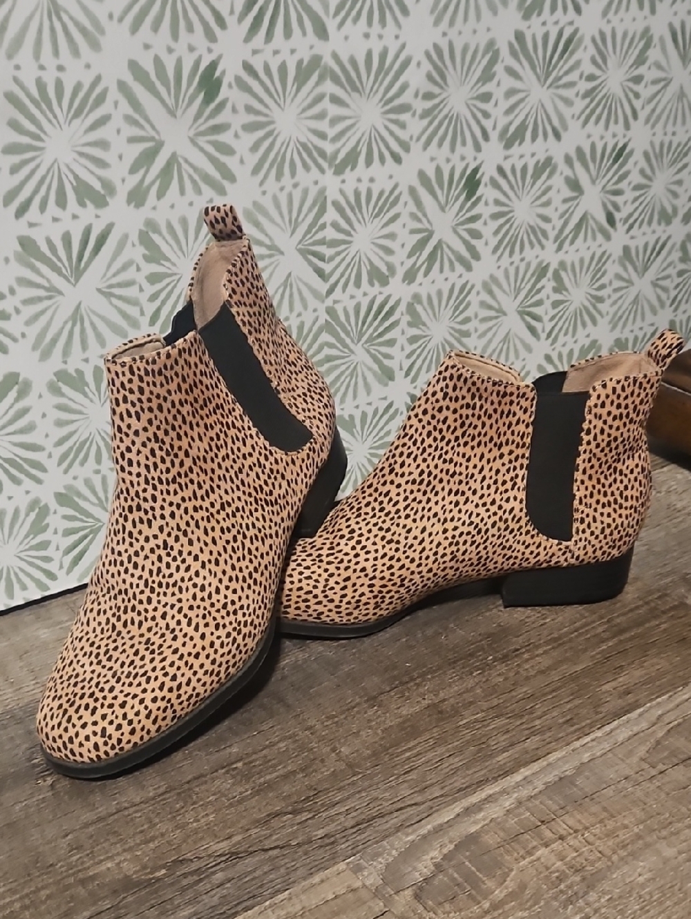 Old Navy Tan Cheetah-Print Chelsea Booties